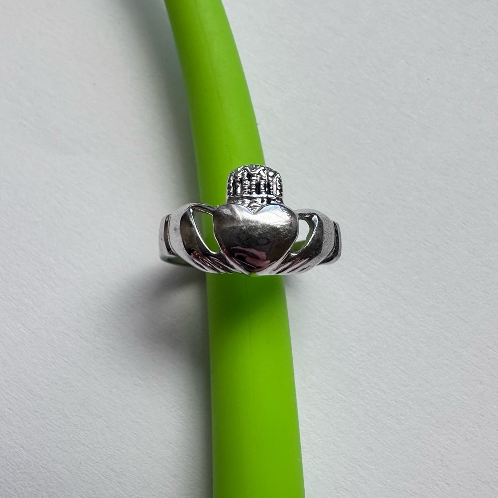 925 Sterling Silver Ring Band Claddagh Size 4